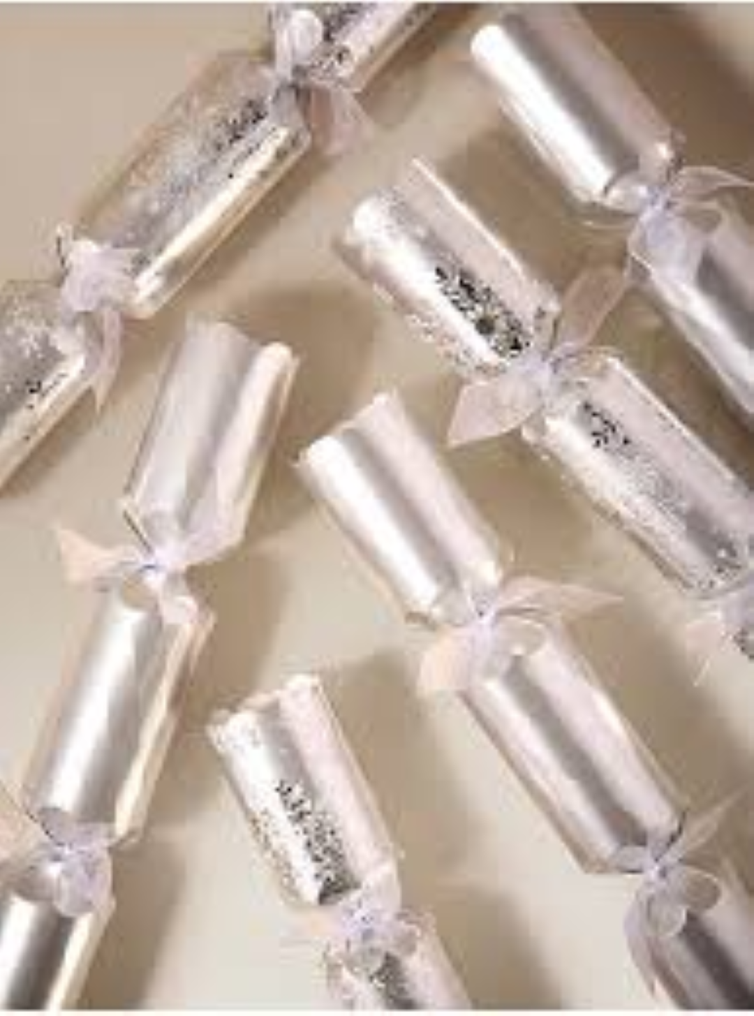 GEORGE CHRISTMAS CRACKERS SILVER& WHITE 